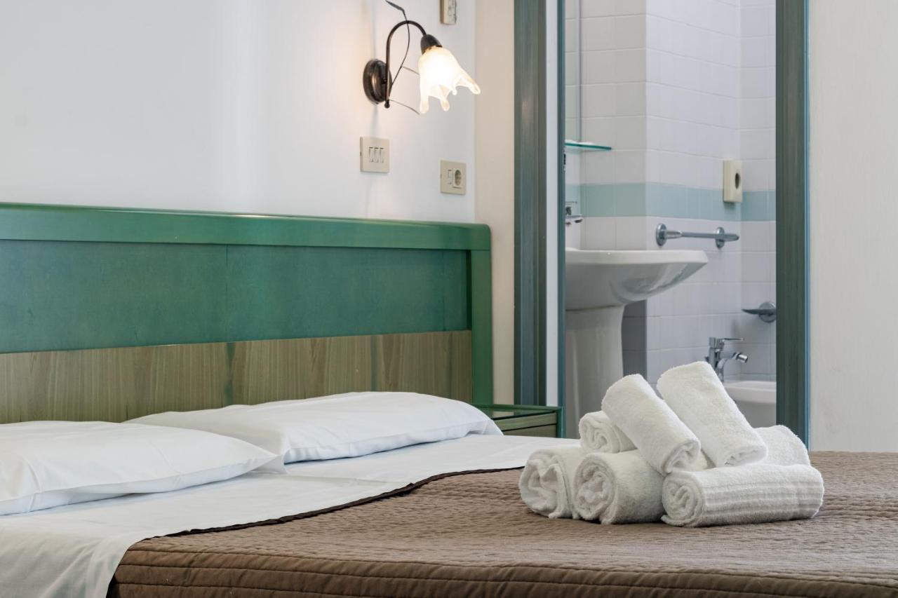 רימיני Esedra Hotel מראה חיצוני תמונה