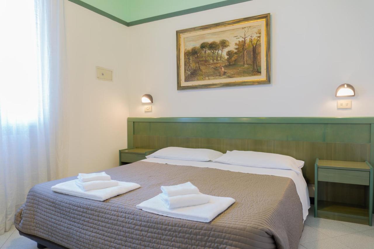 רימיני Esedra Hotel מראה חיצוני תמונה