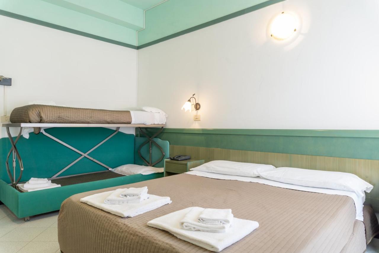 רימיני Esedra Hotel מראה חיצוני תמונה