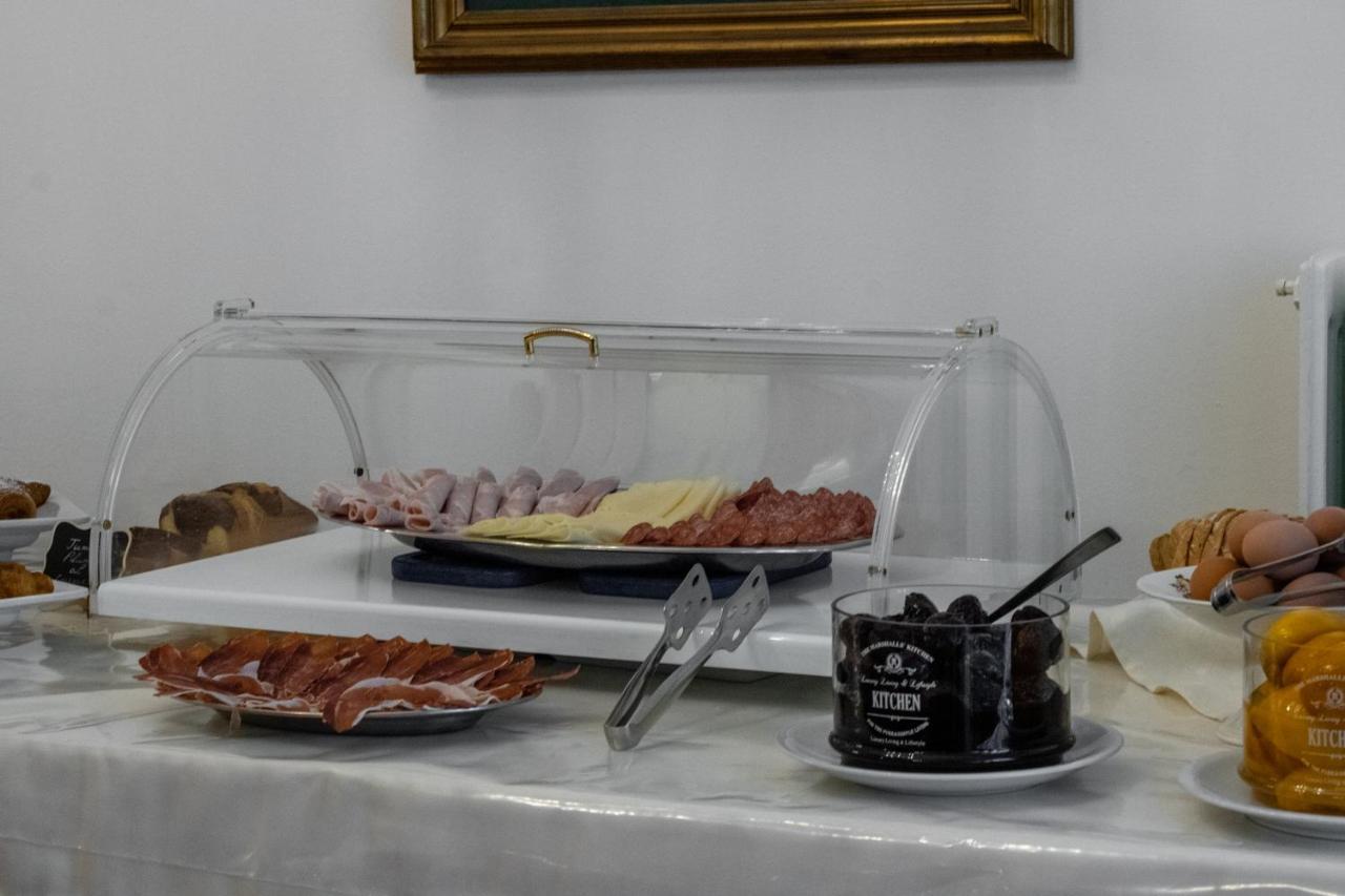 רימיני Esedra Hotel מראה חיצוני תמונה