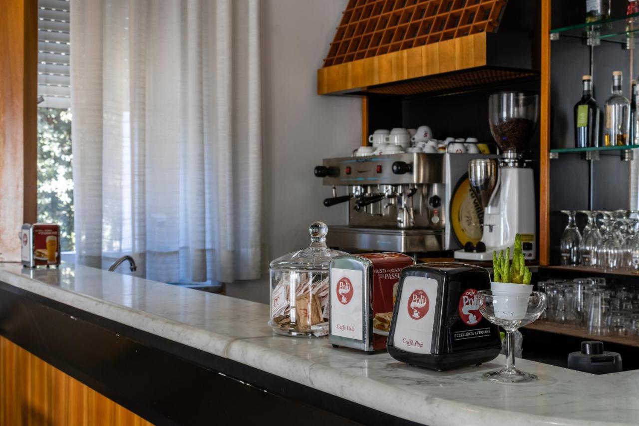 רימיני Esedra Hotel מראה חיצוני תמונה